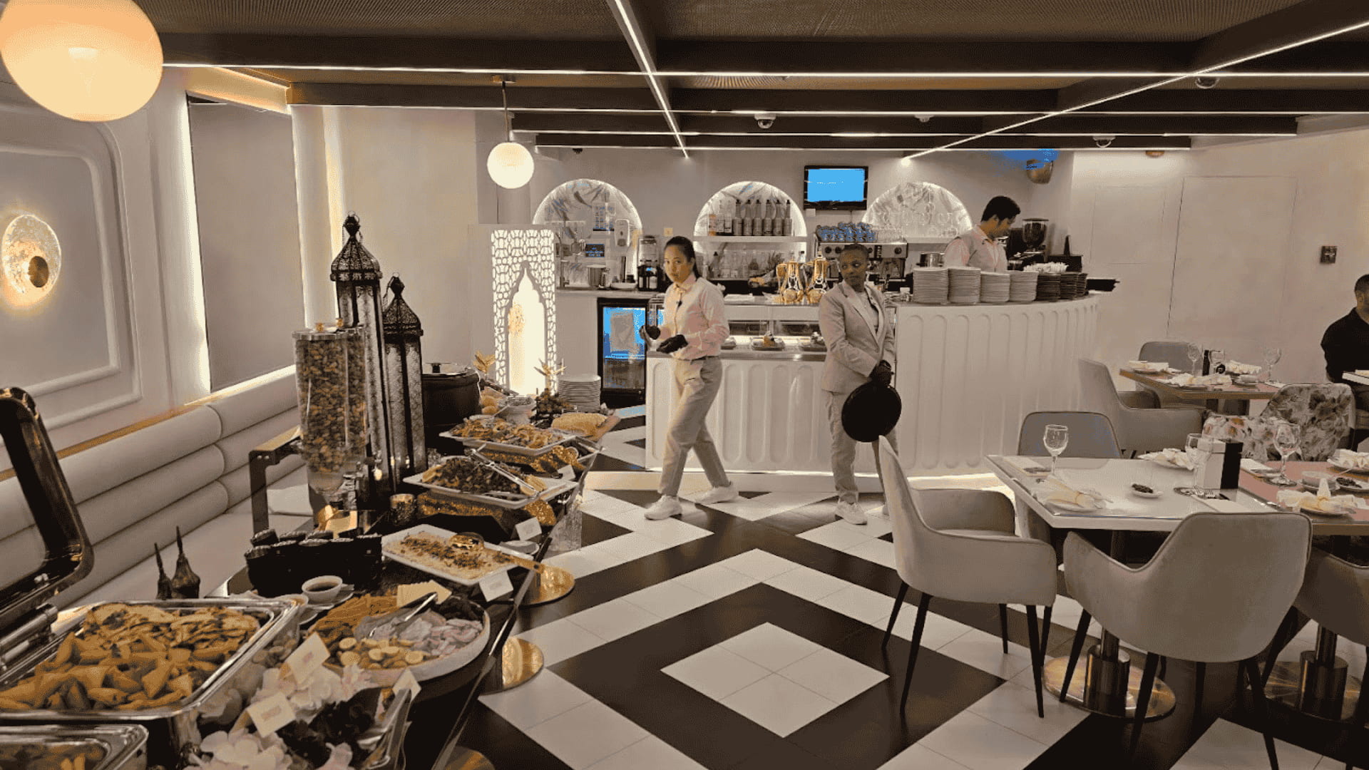 Business Lunch in Dubai