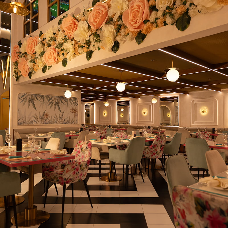 Business Lunch in Dubai