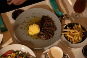 What Is Tomahawk Steak? Cut, Flavor and Characteristics